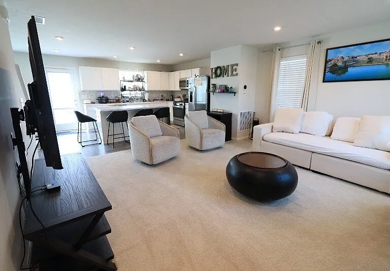 1748 Plum Brook Dr — Photo 3