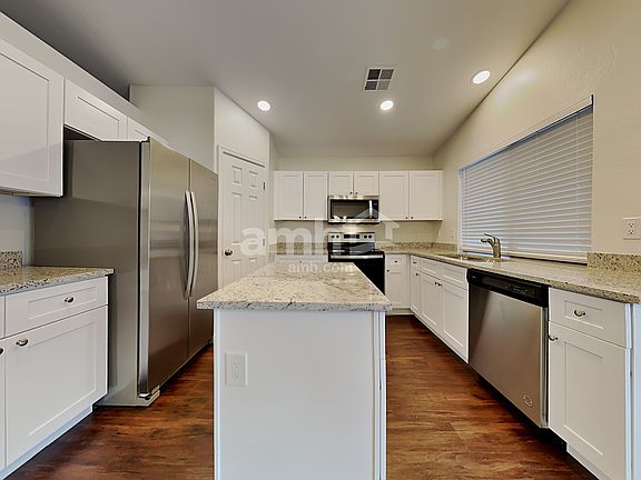 3rd image of 2107 E Catclaw St