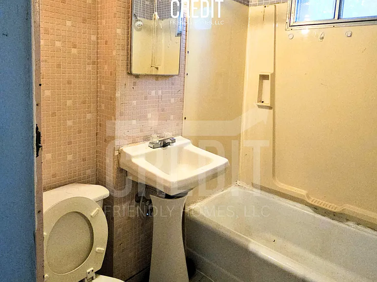 341 W Harrison Ave — Photo 3