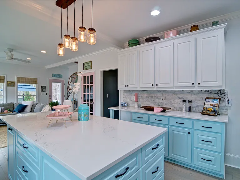 4060 Merritt Dr — Photo 8