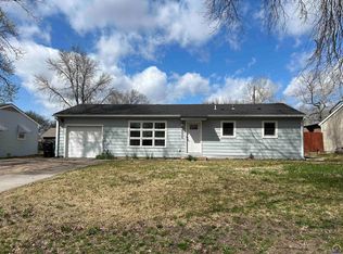 5606 SW Avalon Ln, Topeka, KS 66604