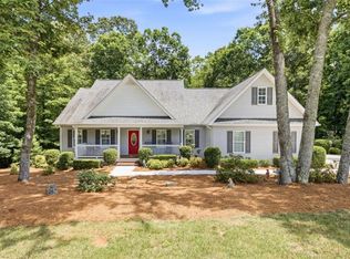 215 Parkwood Place Cir, Cornelia, GA 30531
