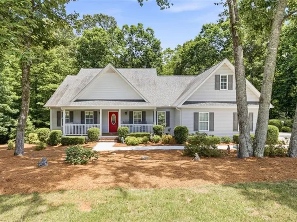215 Parkwood Place Cir, Cornelia, GA 30531