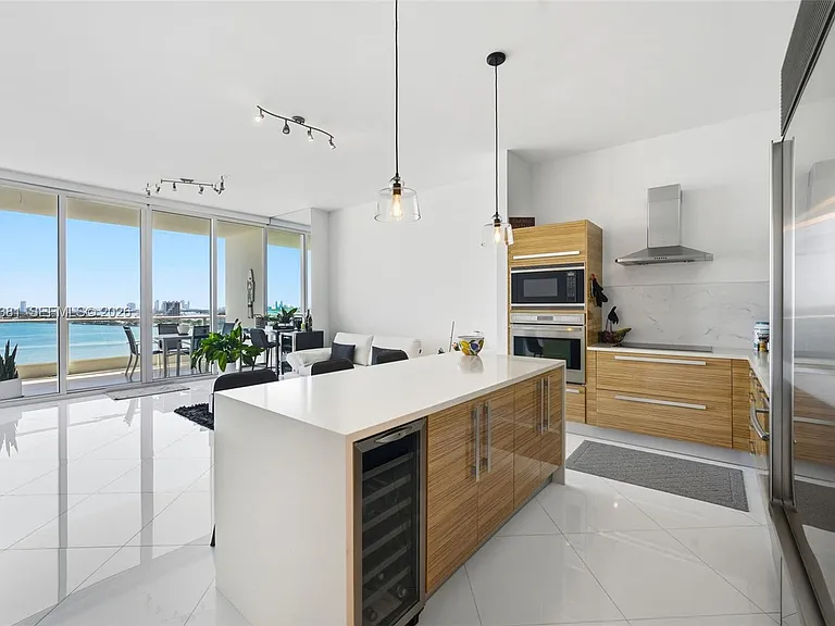 2020 N Bayshore Dr #1908 — Photo 10