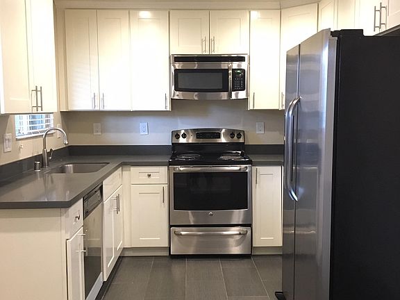 5th image of 3300 Cabrillo Ave APT 2