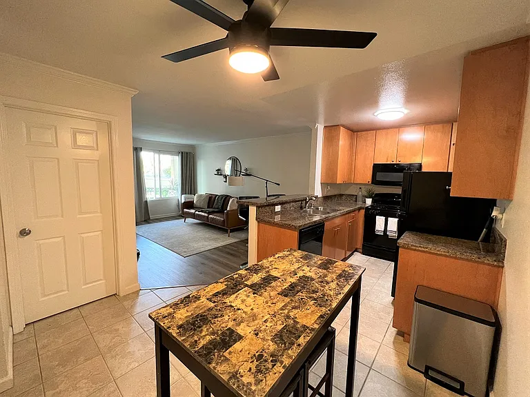 Rancho Coronado Condos — Photo 18