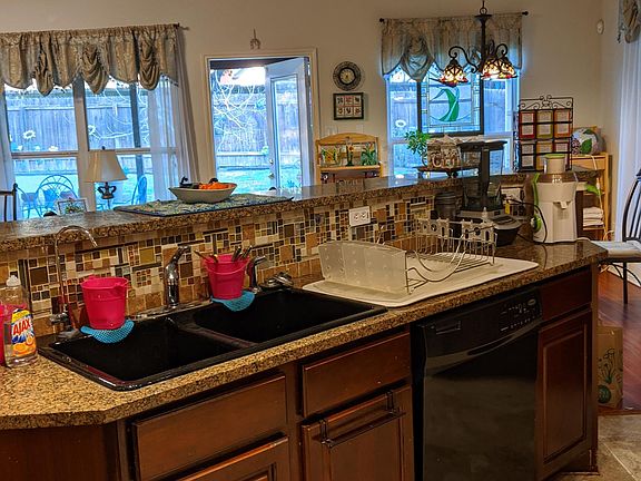 5th image of 23138 Airedale Ln