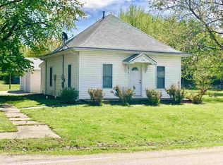 302 S Main St, Riley, KS 66531
