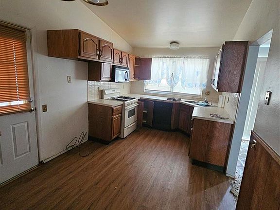 5th image of 1460 Tremont Dr