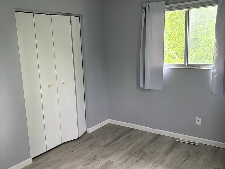 806 Hemlock St — Photo 4