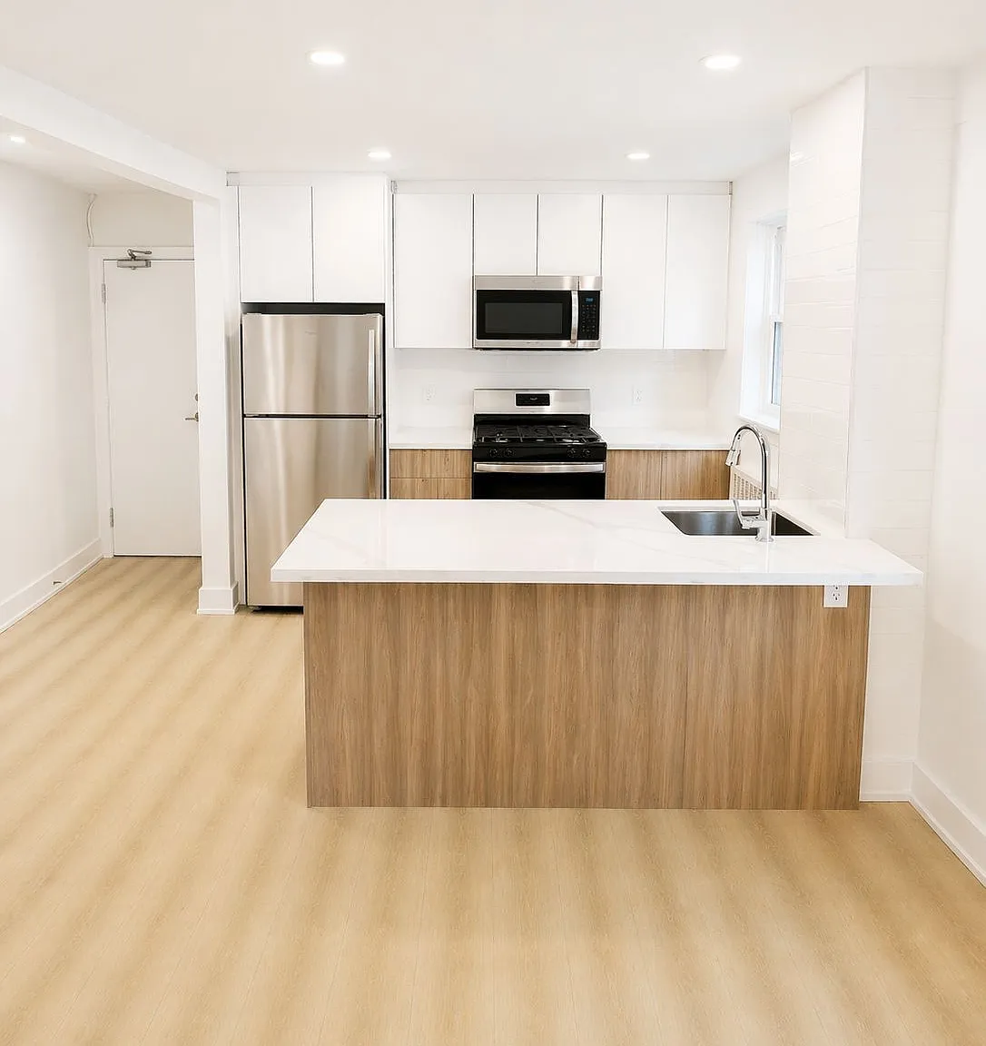 2 bed, $1,900 — Photo 2