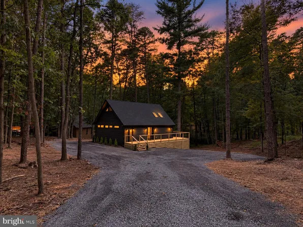 132 Algonquin Trl, Hedgesville, WV 25427