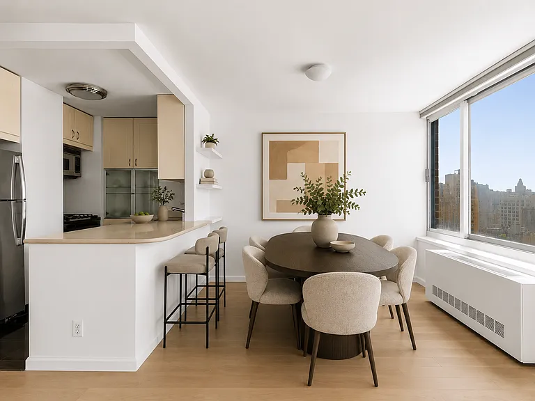 270 W 17th St #17G — Photo 4