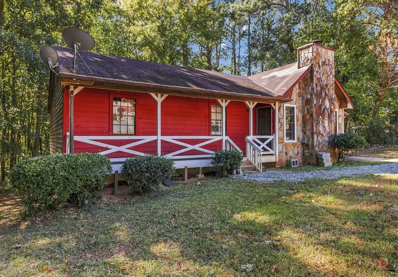 3 bed, 2.0 bath, 1282 sqft, $2,400 — Photo 3