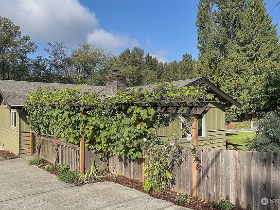 3rd image of 20808 Larch Way