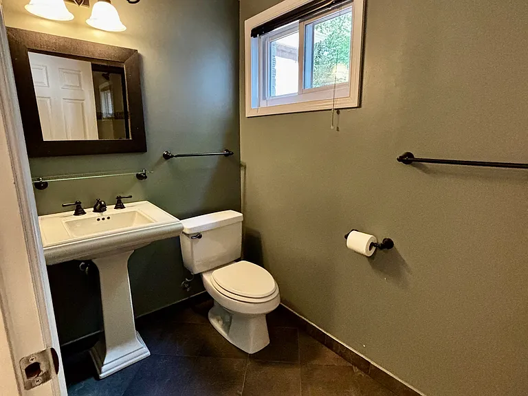 Lillian Dr — Photo 25