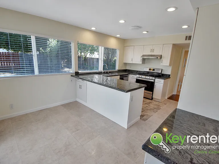 2810 Bowlin Ave — Photo 8
