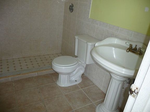 5th image of 8206 Deland Ave