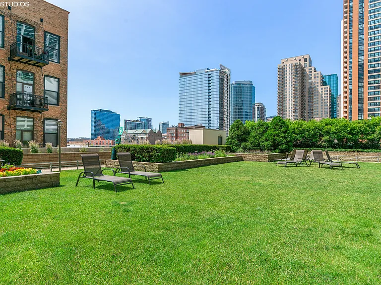 1250 S Michigan Ave #1904 — Photo 10