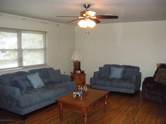 4th image of 4 Snowberry Lane #A