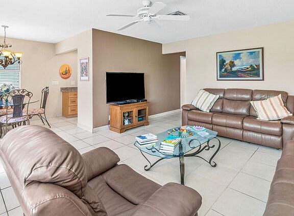 2nd image of 108 Waterford E