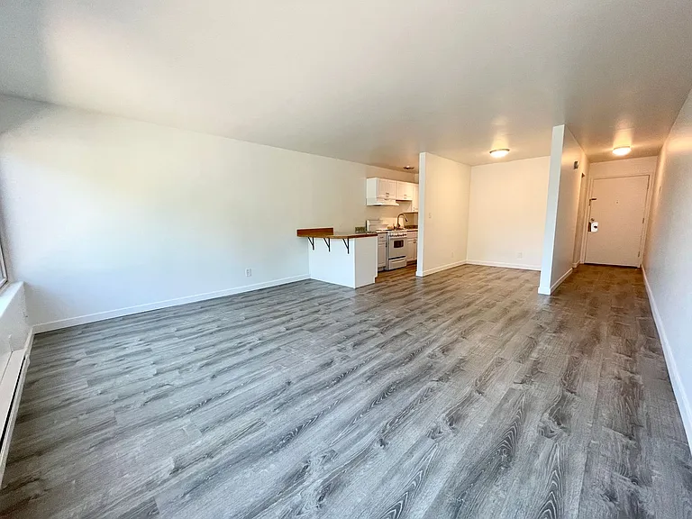 Village Vista Apartments — Photo 30