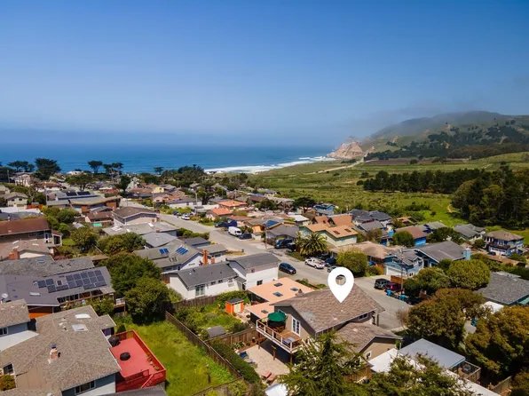 468 4th St, Montara, CA 94037