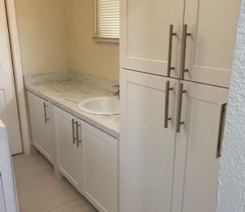 4th image of 1776 Lauderdale Manor Dr
