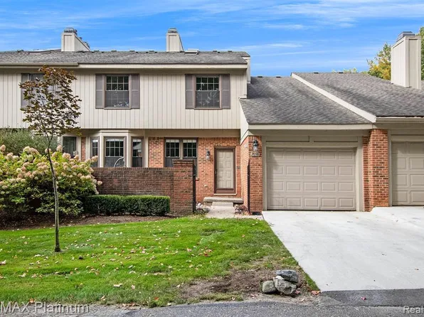 7056 Green Farm Rd #1, West Bloomfield, MI 48322