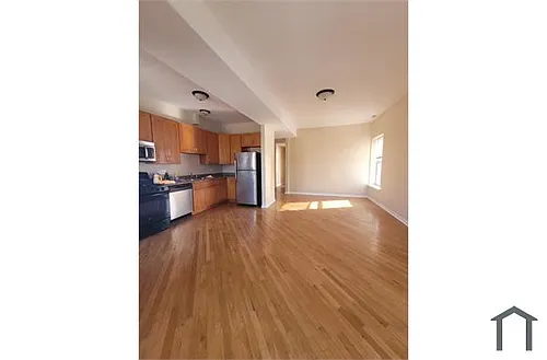 228 W 65th St #1W Photo 1 228 W 65th St #1W Photo 1