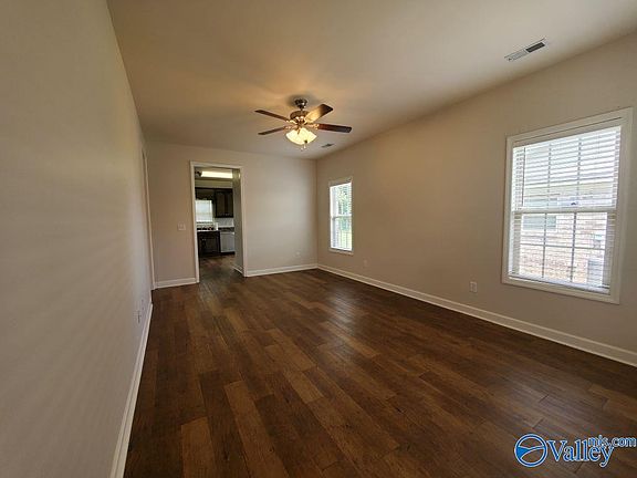5th image of 105 Kaleigh Paige Cir