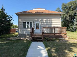 610 E 3rd St, Bridgewater, SD 57319
