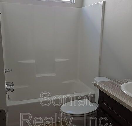 3rd image of 4120 N Rocheblave St