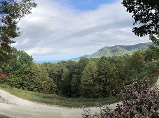 225 Windsong Ln, Saluda, NC 28773