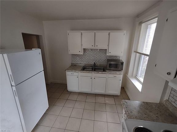 5th image of 325 W 31st St