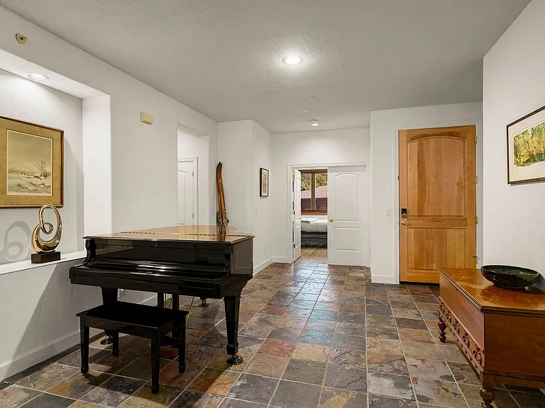 933 Northwood Blvd #8 — Photo 8