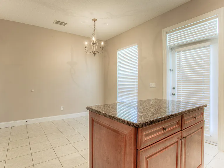 204 Aberdeen Pond Dr — Photo 11
