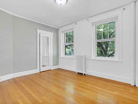 5th image of 114-122 Riverway #122-8