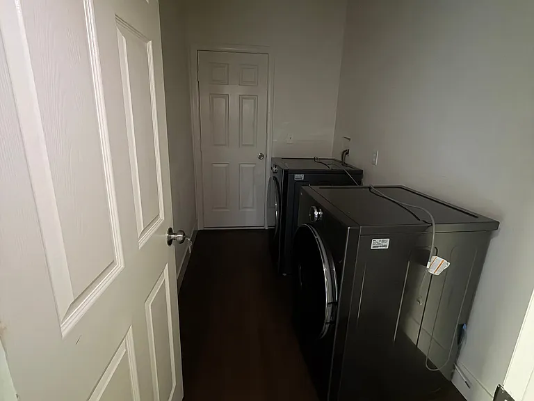 4667 Chamber St — Photo 15