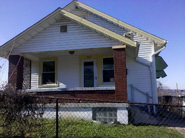 1st image of 1785 Kahn Ave