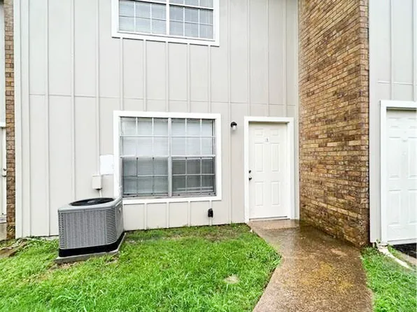 1910 Barak Ln APT 18, Bryan, TX 77802