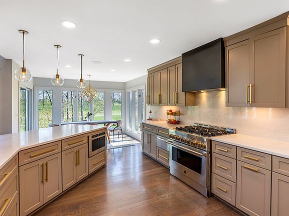 5th image of 9927 Gleneagle Pl
