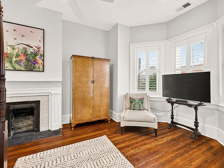 313 W Bolton St — Photo 28