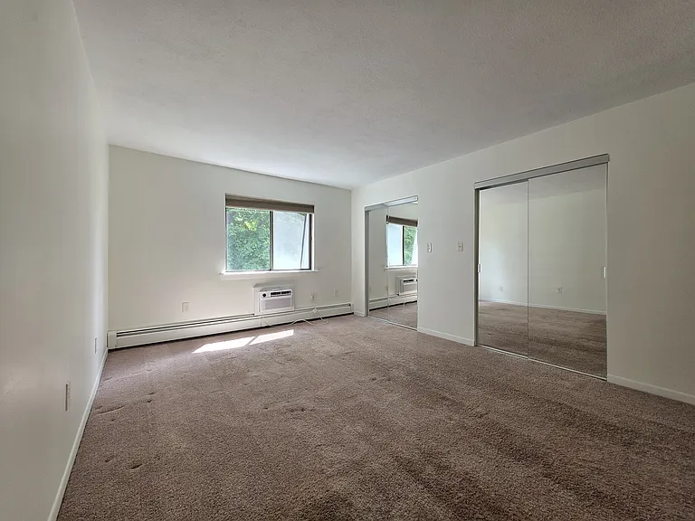 750 Quaker Ln #311 — Photo 8