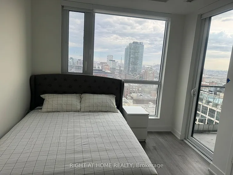 70 Princess St #1610 — Photo 4