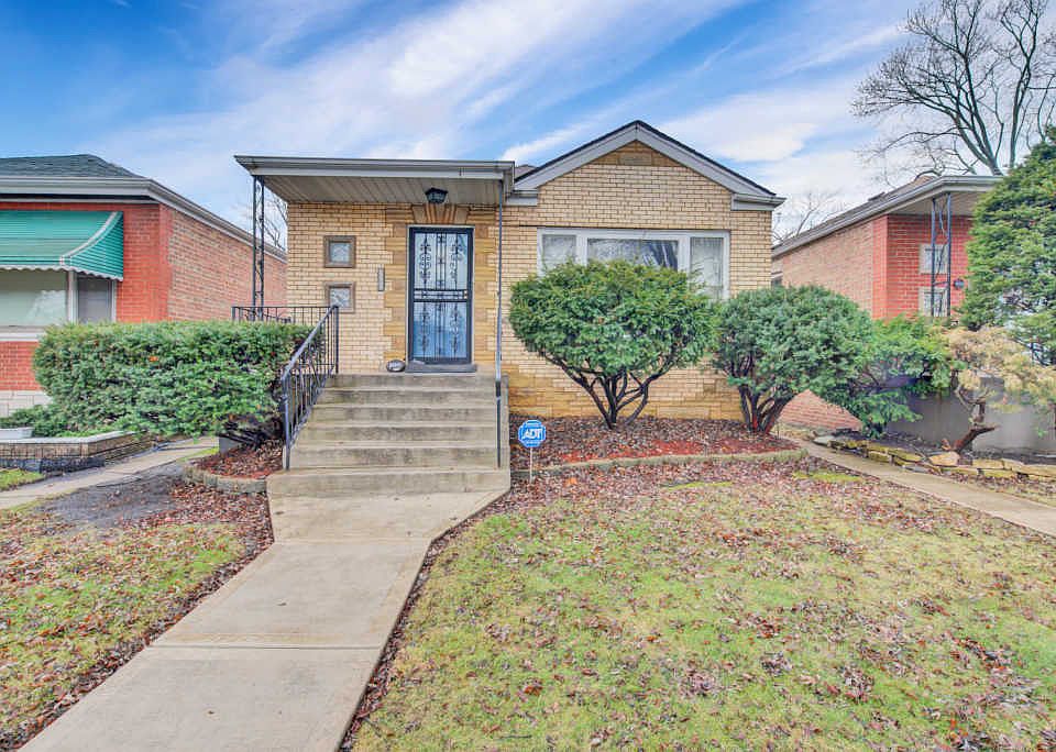 1st image of 9006 S Luella Ave