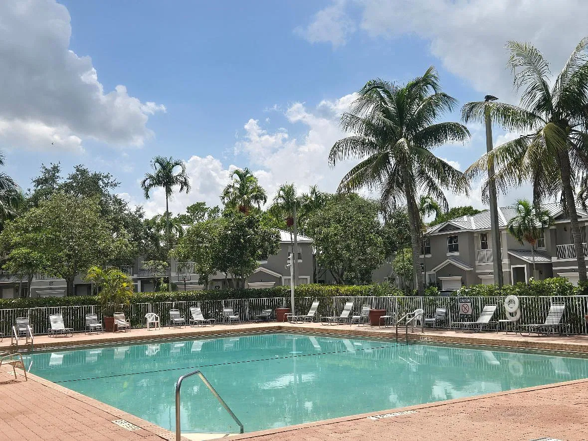 3 bed, 2.5 bath, 1524 sqft, $3,300 — Photo 1