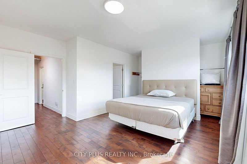 Toronto House for rent - 5 Bedrooms — photo 26