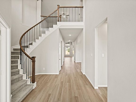 3rd image of 3532 Hidden Hickory Dr
