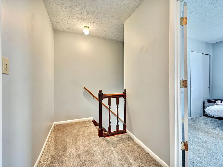 13 Airview Dr — Photo 12